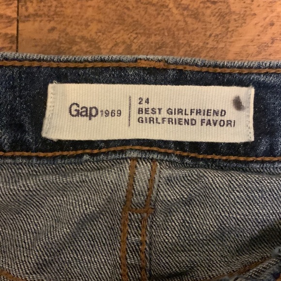 NWT Gap Women’s Best Girlfriend Jeans with Stars and Jewel Detail - Picture 2 of 6